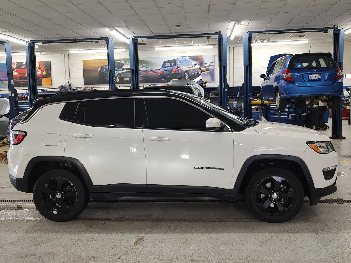 Used 2018 Jeep Compass Latitude w/ Popular Equipment Group AWD/4WD image 27