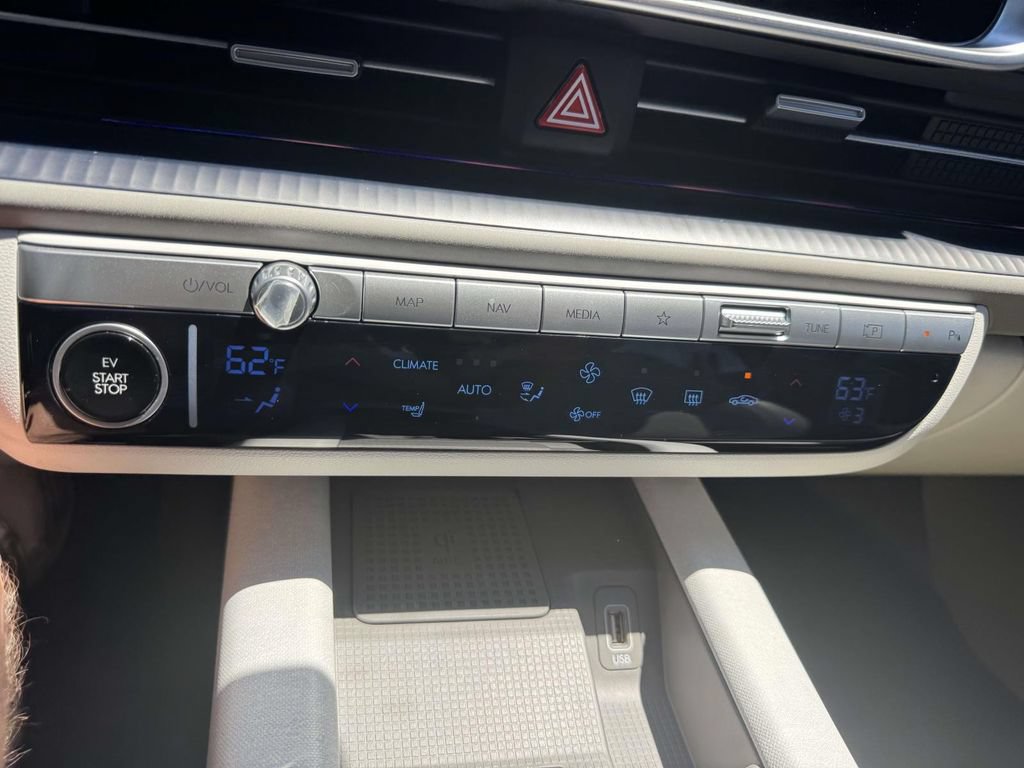 Used 2025 Hyundai Ioniq 6 SEL RWD image 23