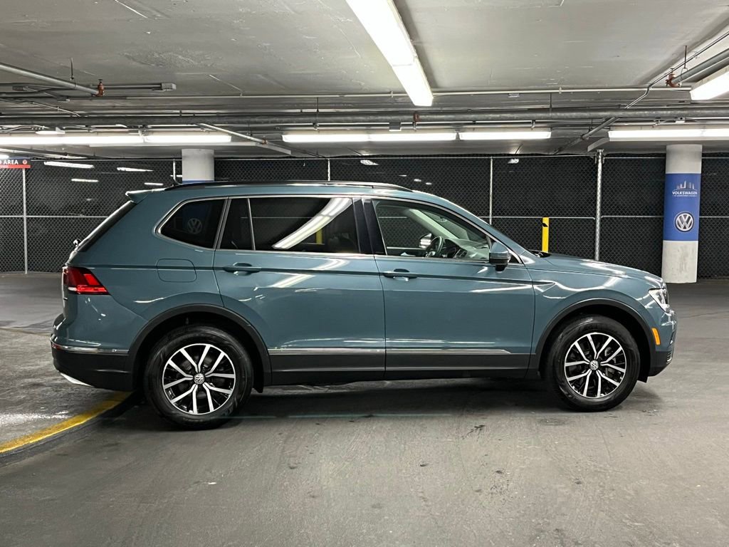 Certified 2021 Volkswagen Tiguan SE w/ Panoramic Sunroof Package image 39