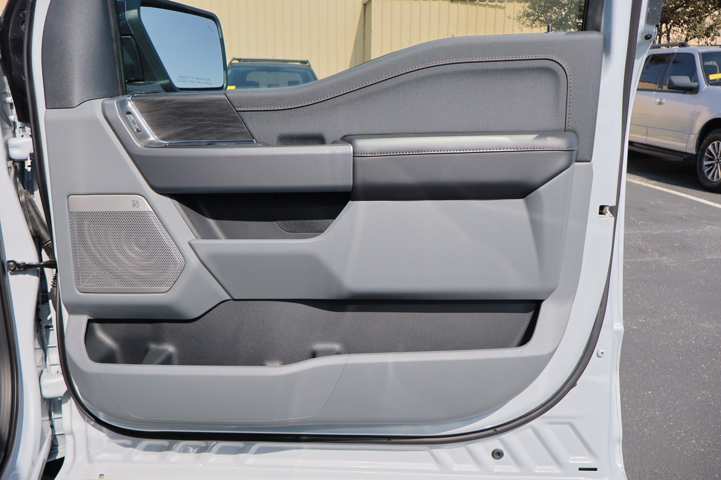 Certified 2025 Ford F150 Lariat w/ Equipment Group 501A Mid image 32