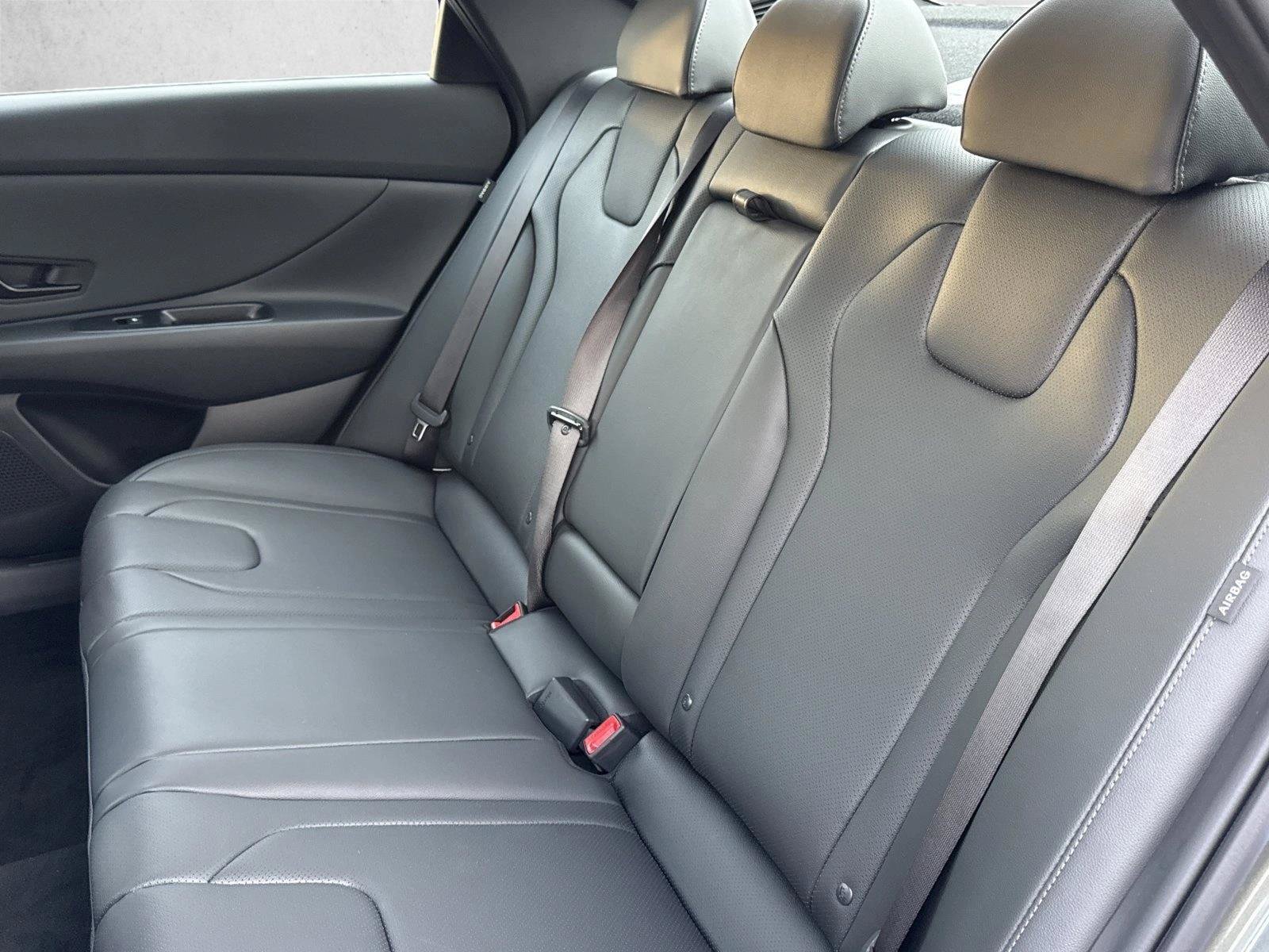 New 2026 Hyundai Elantra SEL Sport FWD image 17