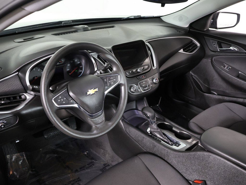 Used 2025 Chevrolet Malibu LS image 23
