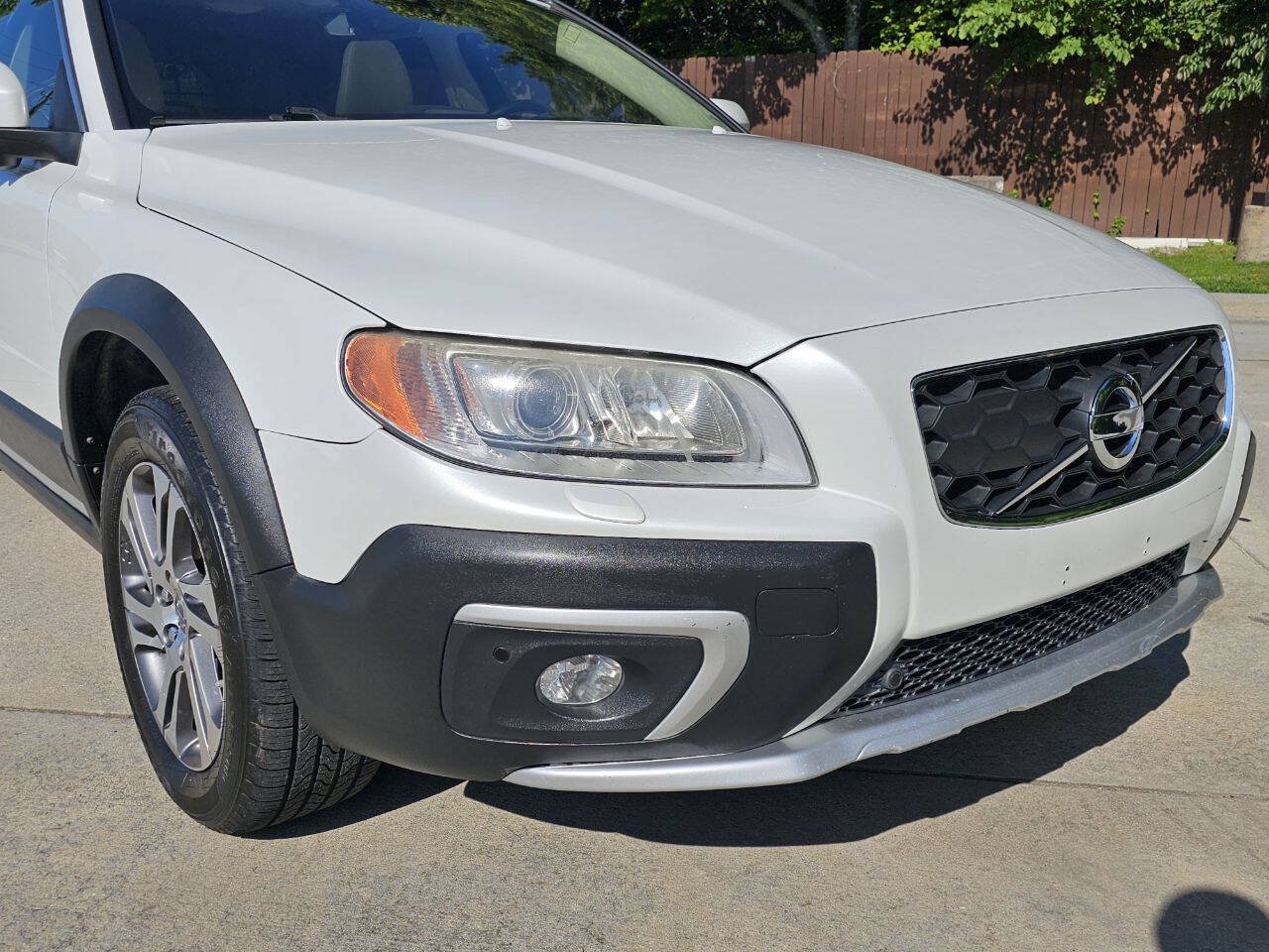 Used 2015 Volvo XC70 T5 Platinum w/ Protection Package FWD image 24