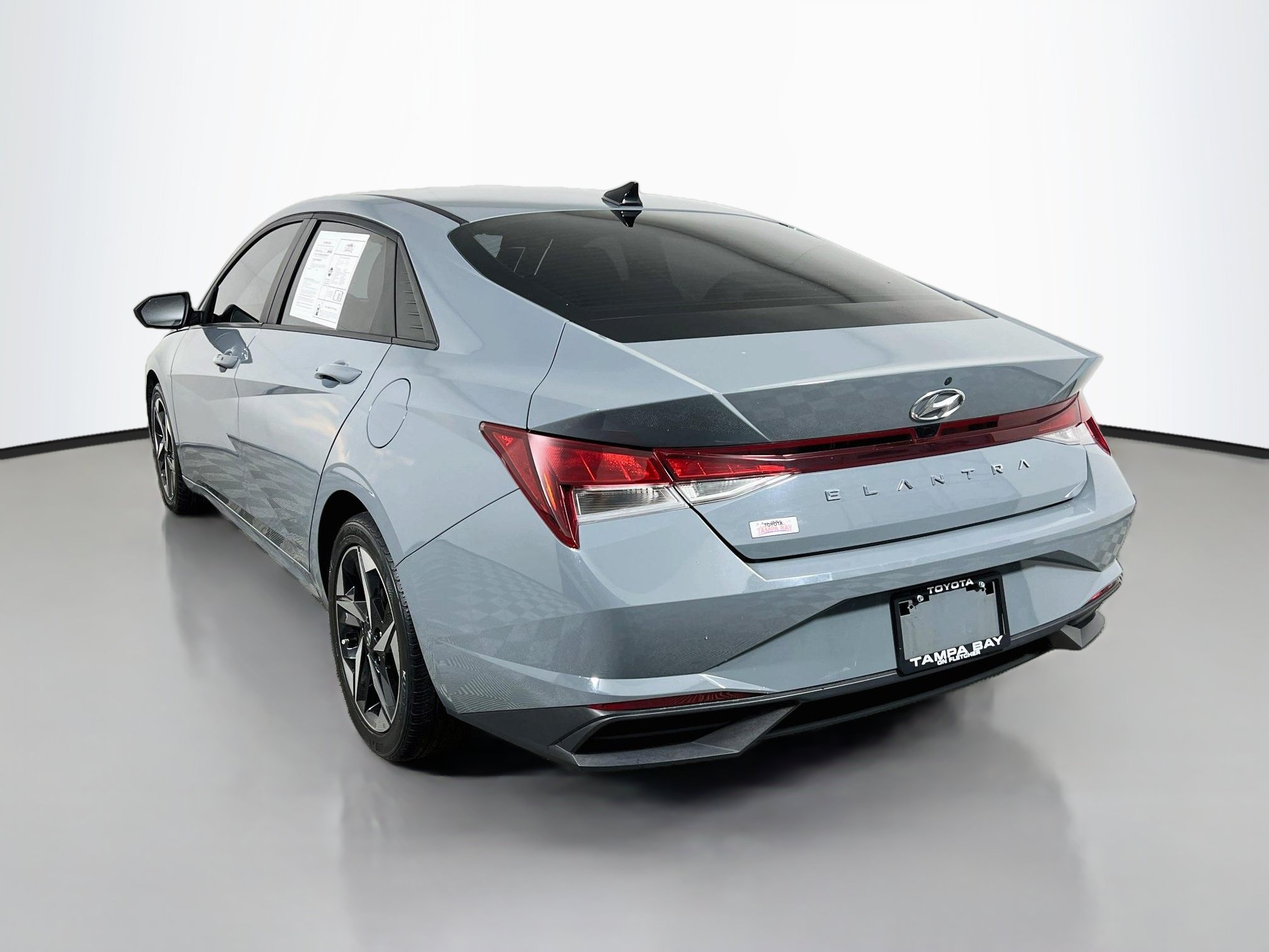 Used 2023 Hyundai Elantra SEL w/ Convenience Package FWD image 8