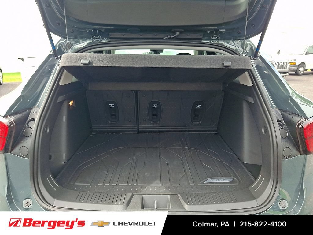 Certified 2026 Chevrolet Trax LT w/ Midnight Edition FWD image 31