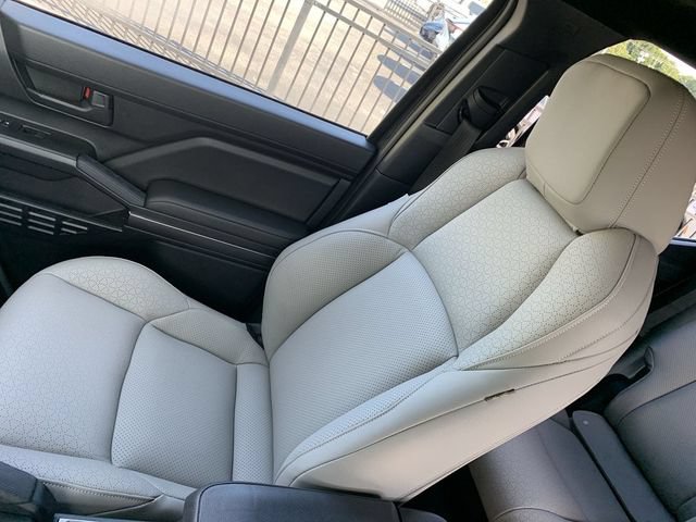 Used 2025 Toyota 4Runner SR5 AWD/4WD image 29