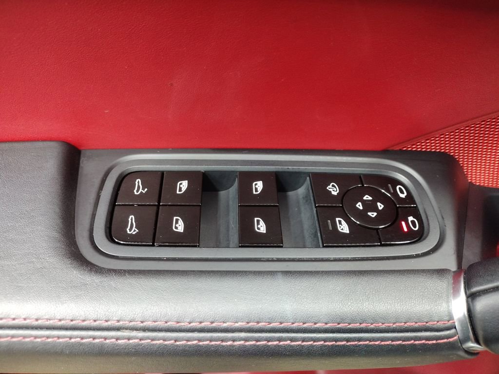 Used 2019 Porsche Cayenne S image 18