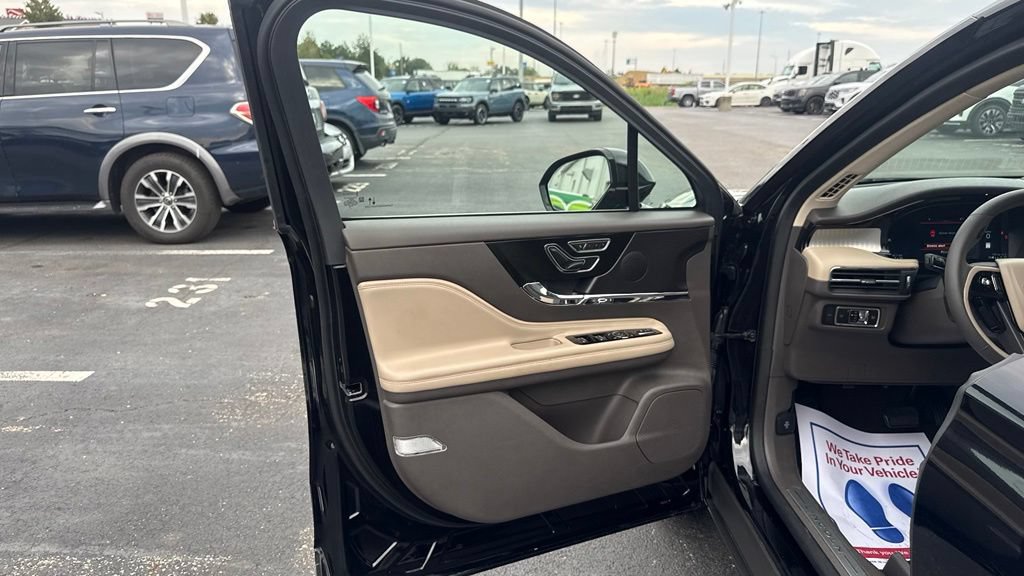 Used 2023 Lincoln Corsair AWD w/ Equipment Group 101A image 16
