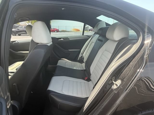 Used 2016 Volkswagen Jetta Sport FWD image 11