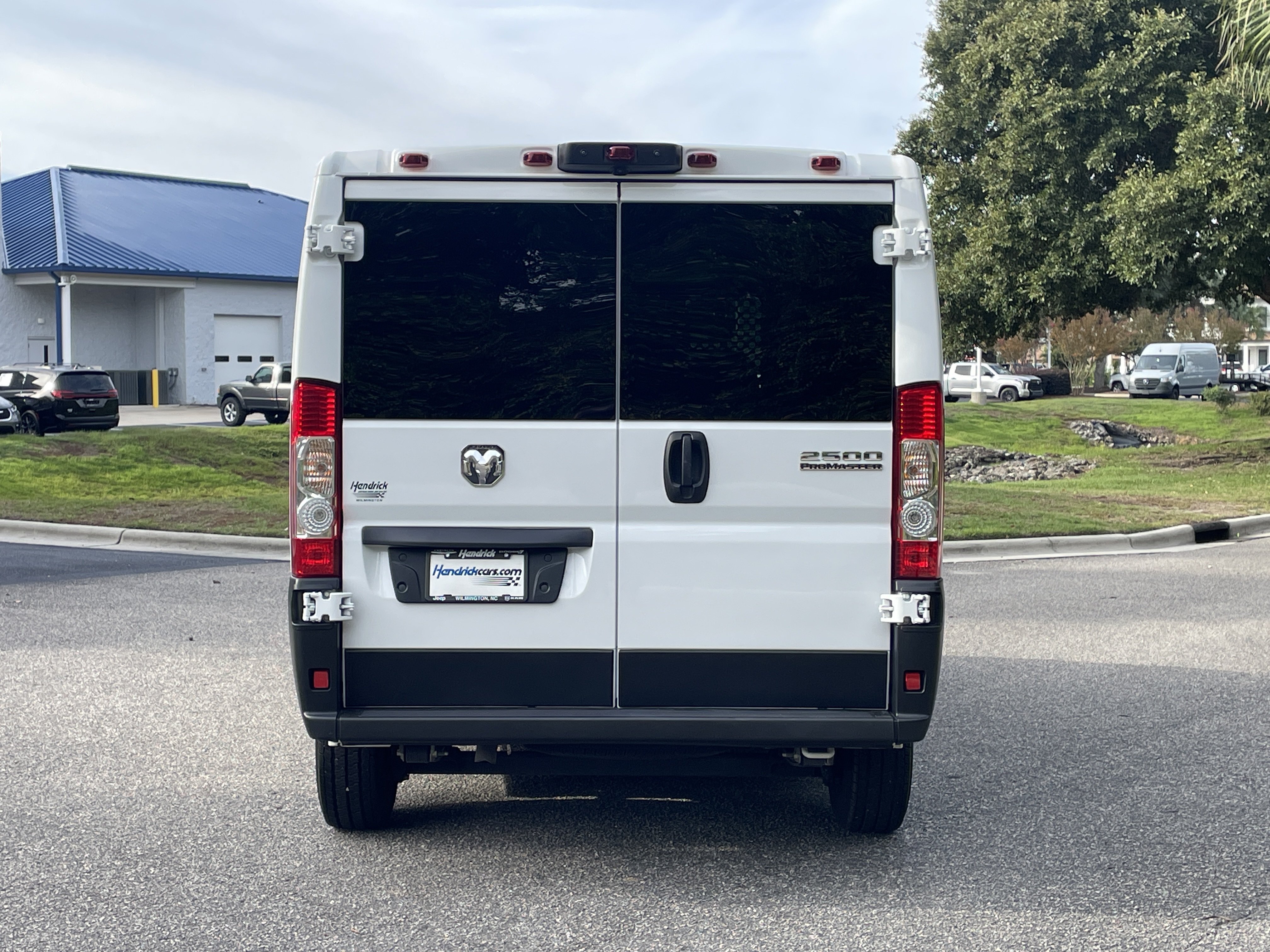 Used 2025 RAM ProMaster 2500 w/ U-Haul Equipment Group FWD image 8