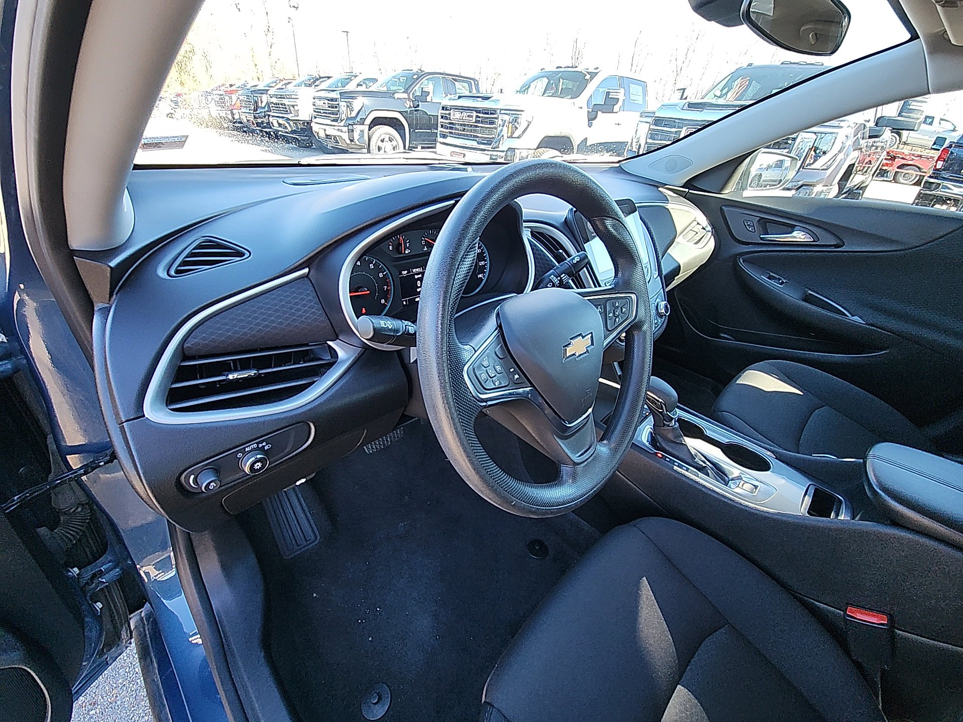 Used 2024 Chevrolet Malibu LT image 14