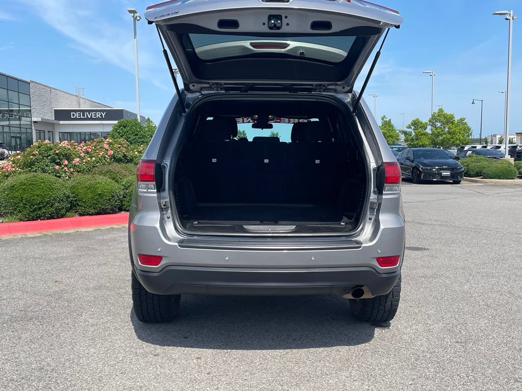 Used 2021 Jeep Grand Cherokee Laredo AWD/4WD image 7