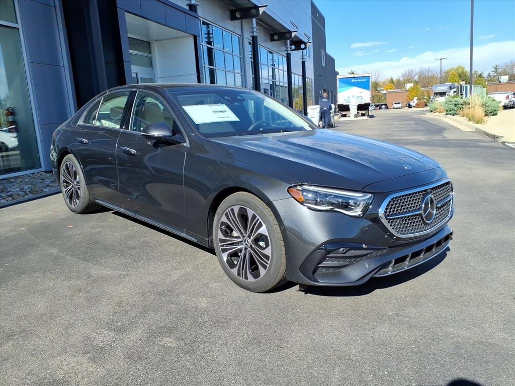 New 2026 Mercedes-Benz E 350 4MATIC Sedan image 9