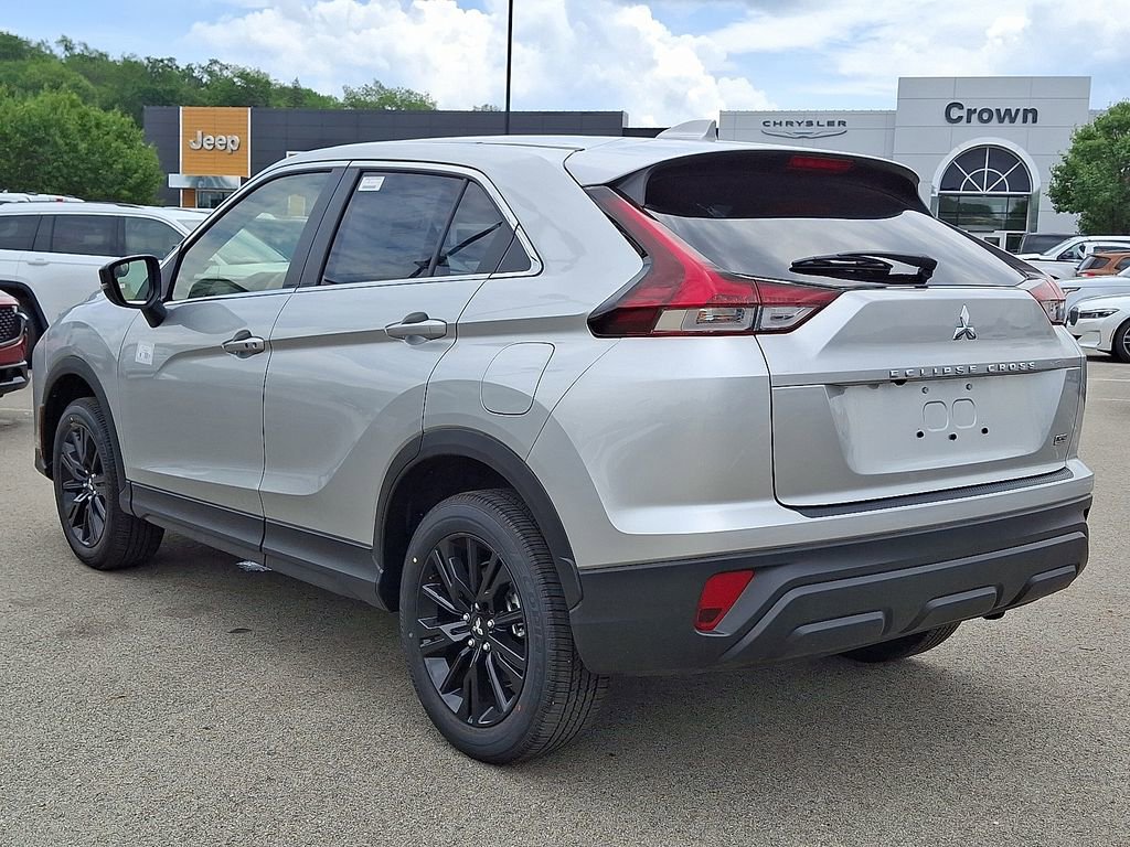 Used 2025 Mitsubishi Eclipse Cross LE AWD/4WD image 3