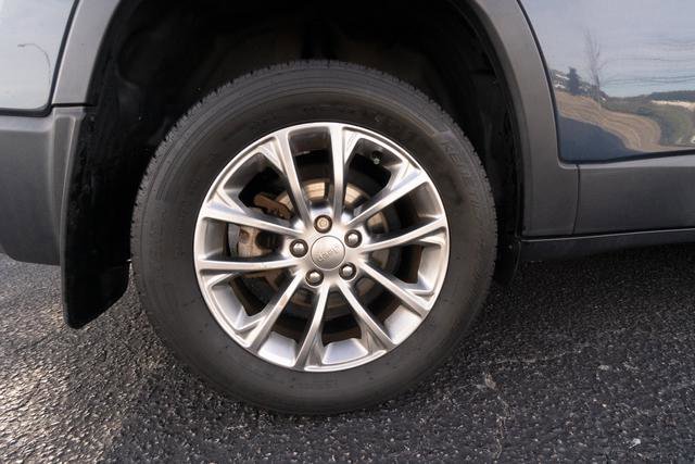 Used 2020 Jeep Cherokee Latitude Plus image 42