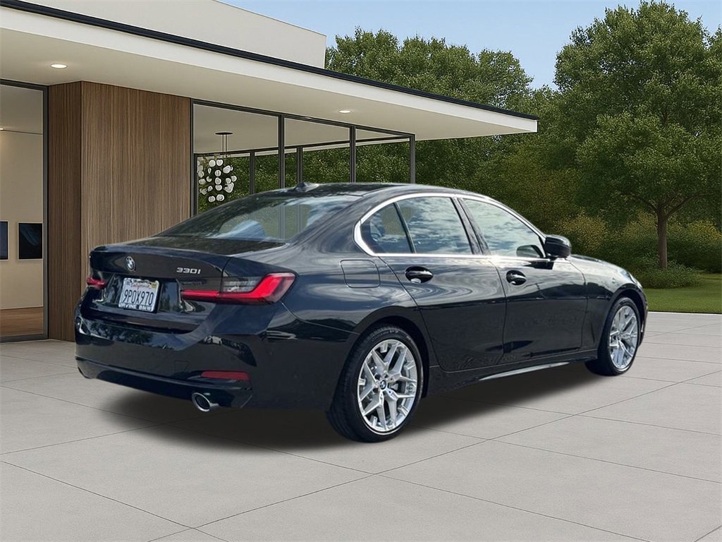 Used 2025 BMW 330i Sedan w/ Premium Package image 7