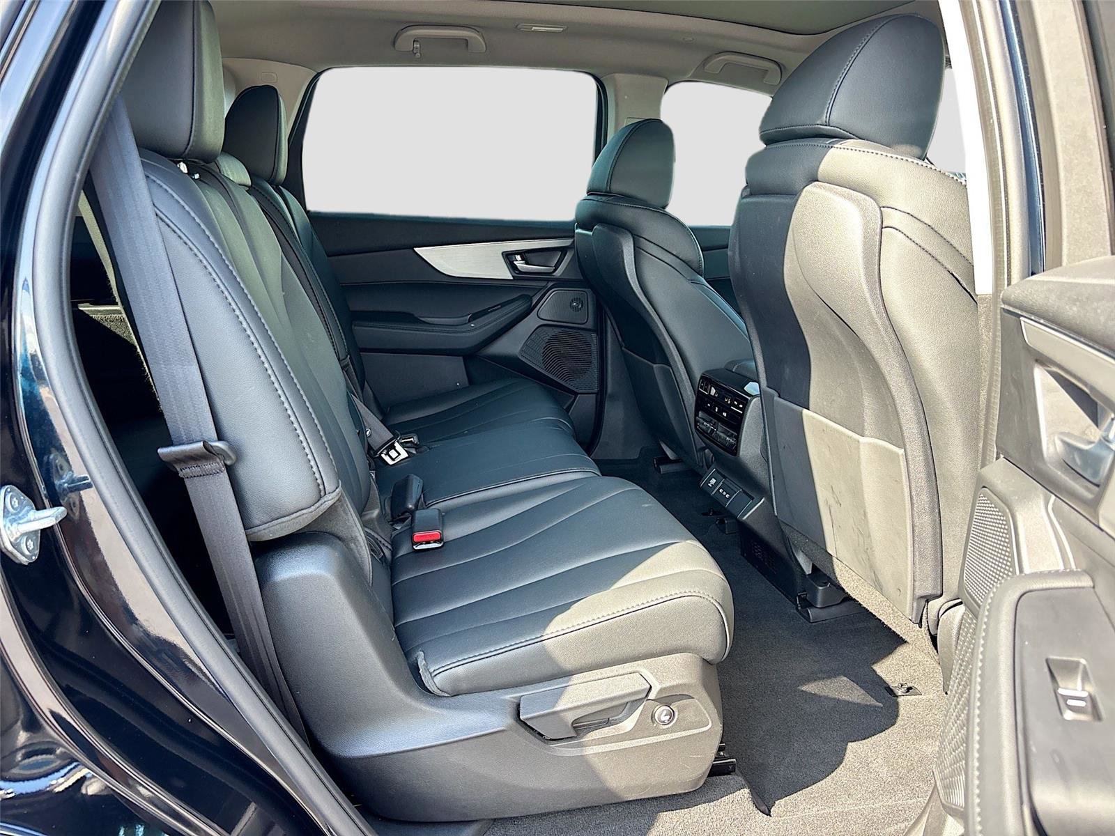 Used 2025 Acura MDX SH-AWD image 32