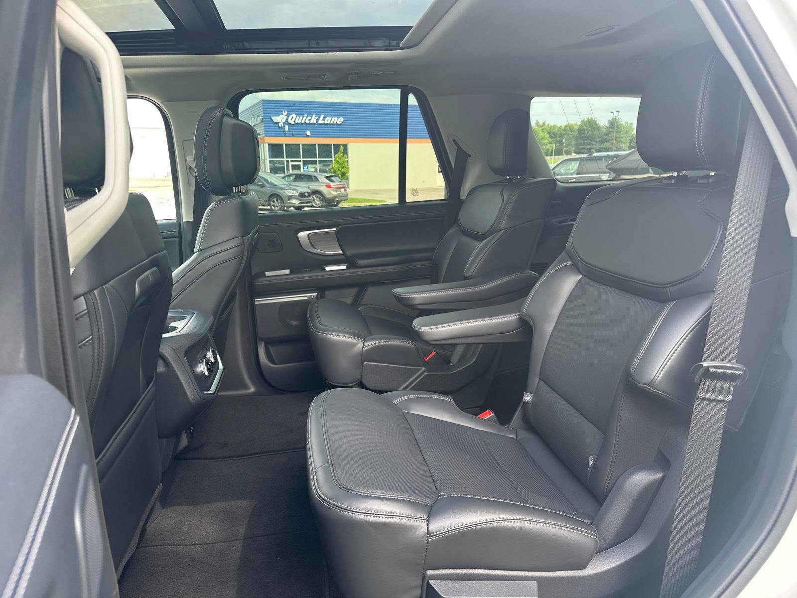 New 2026 Ford Expedition Platinum w/ Driver's Package AWD/4WD image 7