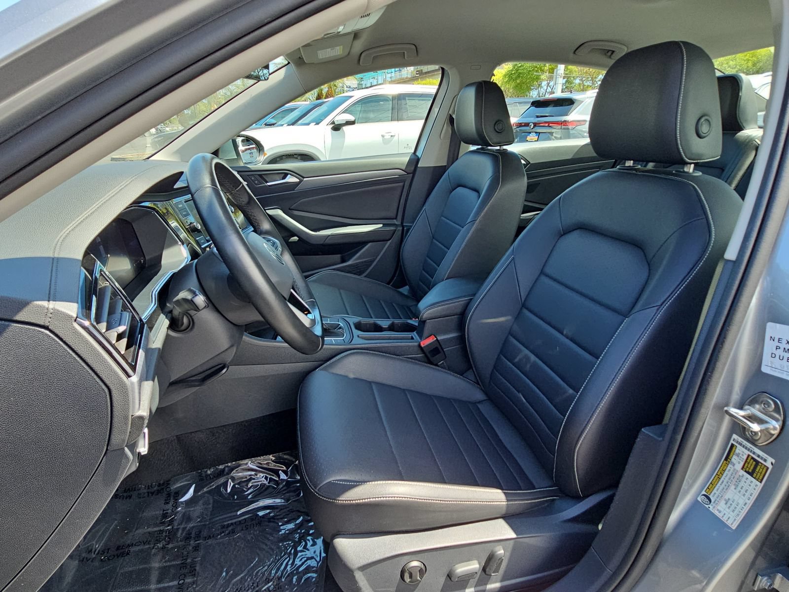 Used 2024 Volkswagen Jetta SE FWD image 14
