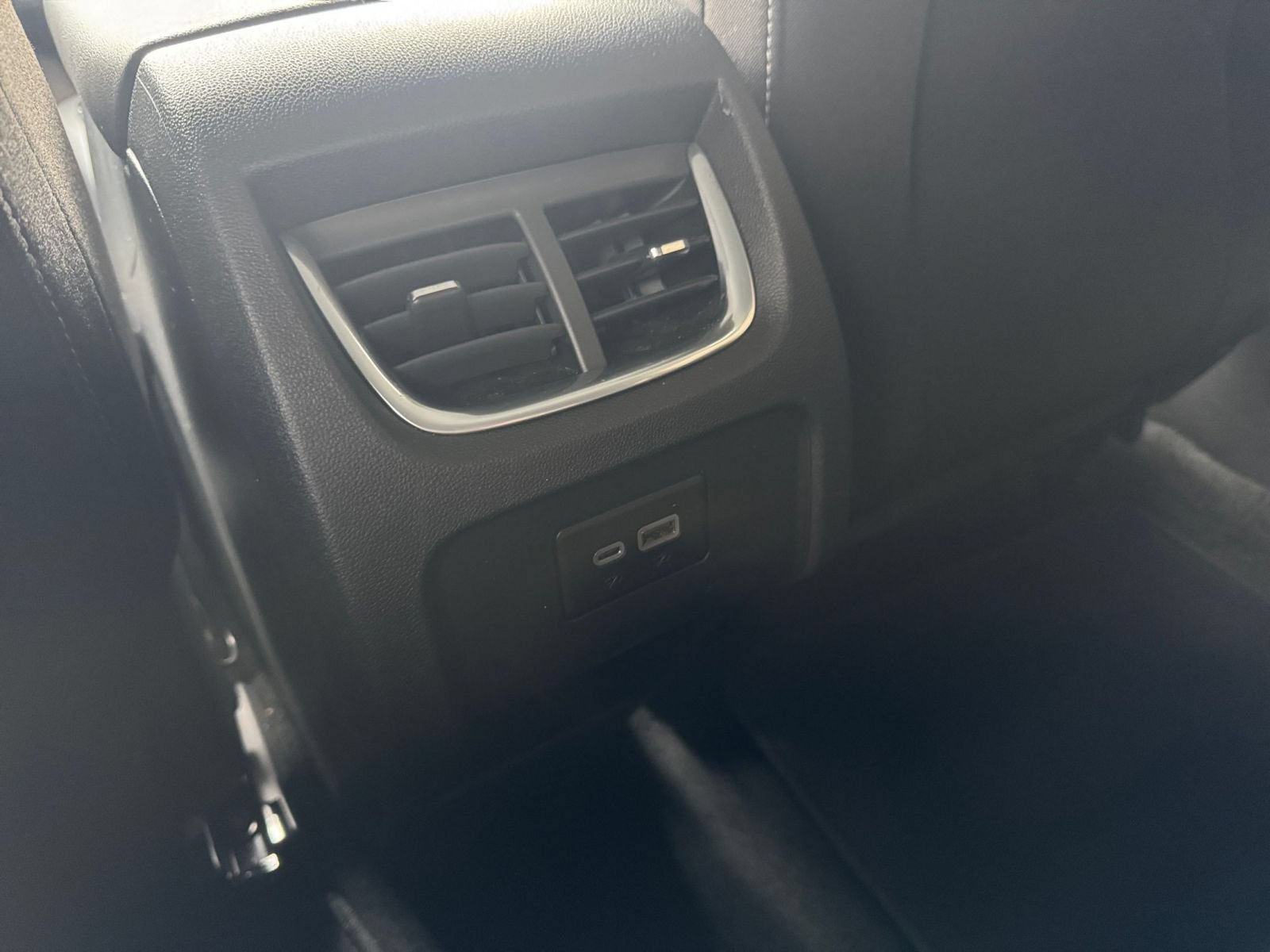 Used 2025 Chevrolet Blazer LT FWD image 24