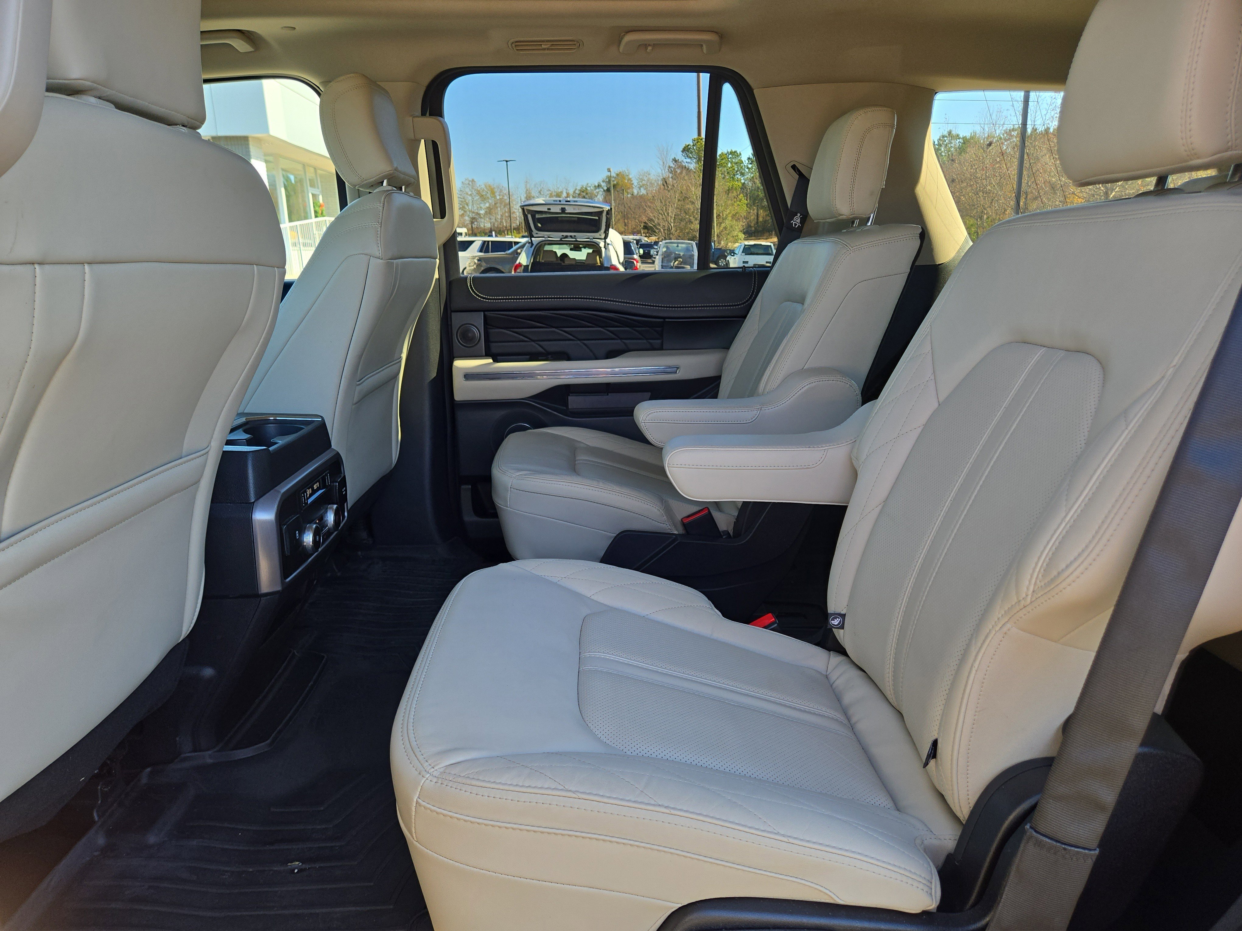 Used 2020 Ford Expedition Platinum image 16