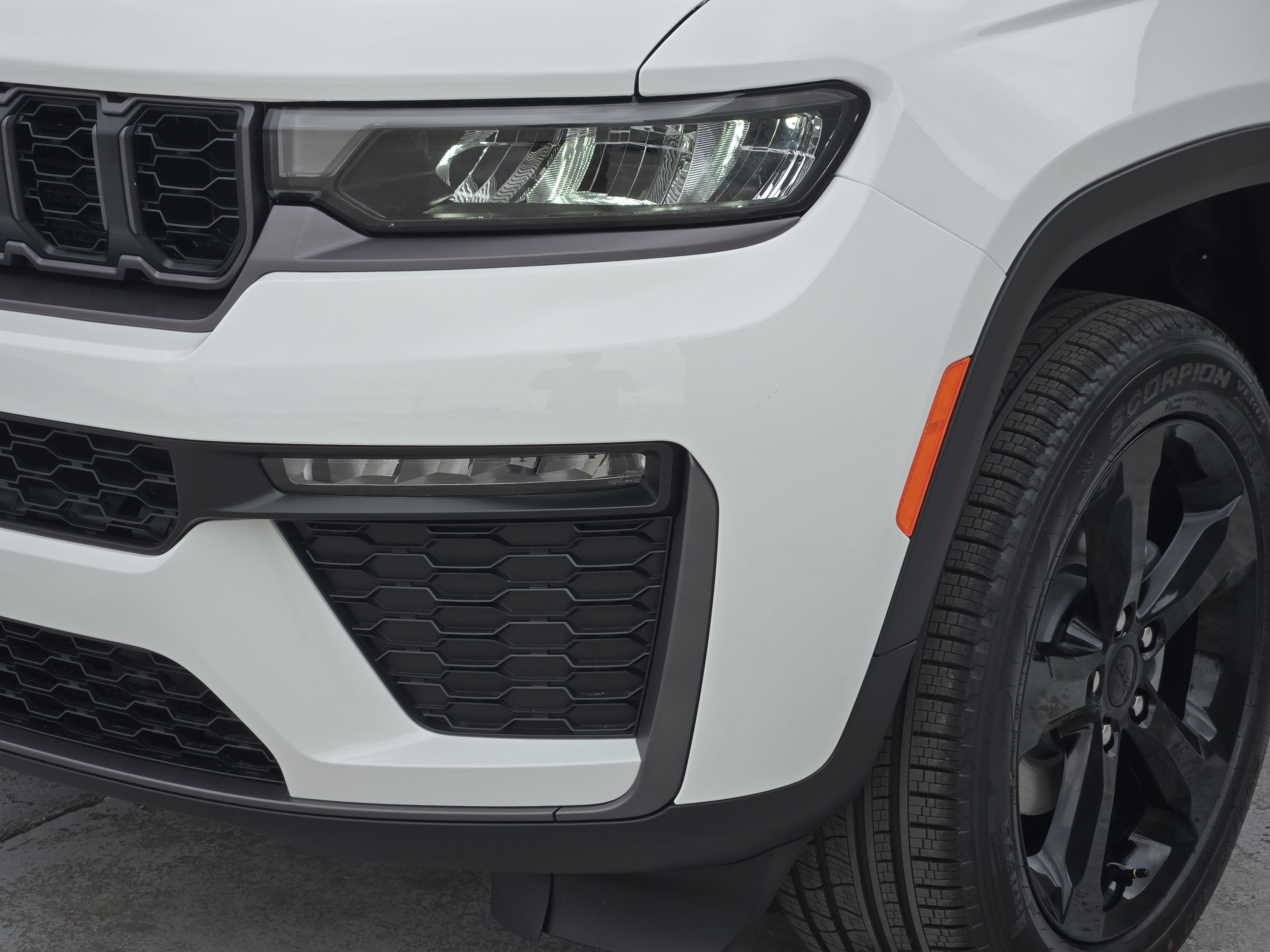 New 2026 Jeep Grand Cherokee Limited w/ Limited Altitude Package AWD/4WD image 6