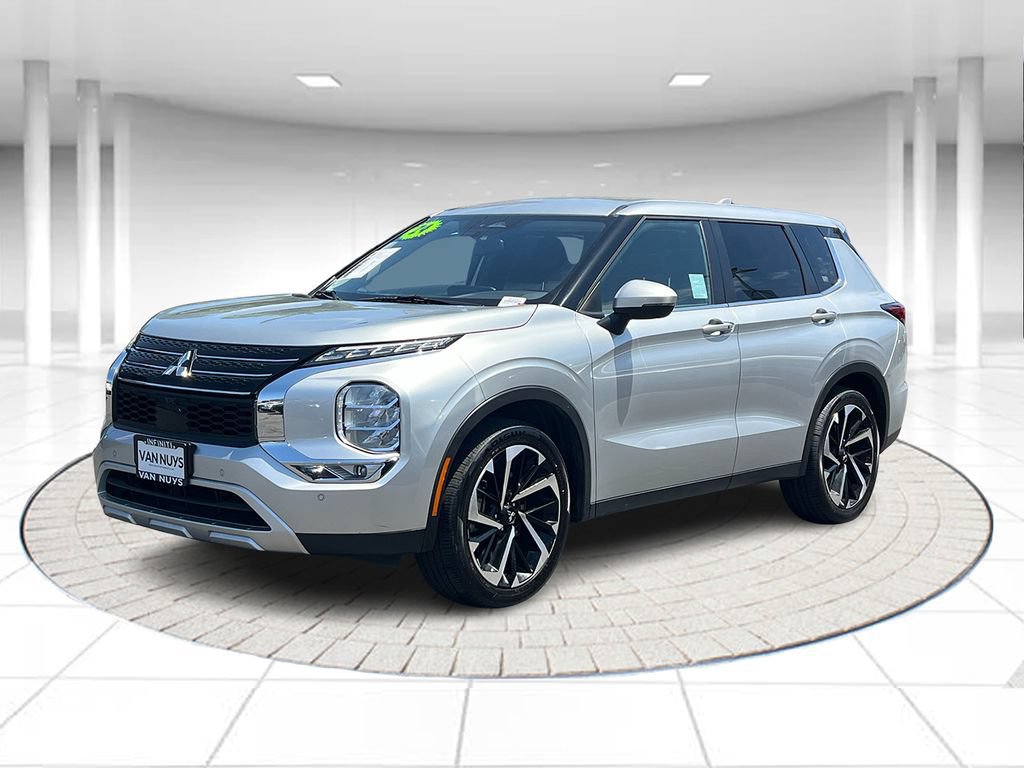 Used 2024 Mitsubishi Outlander SE