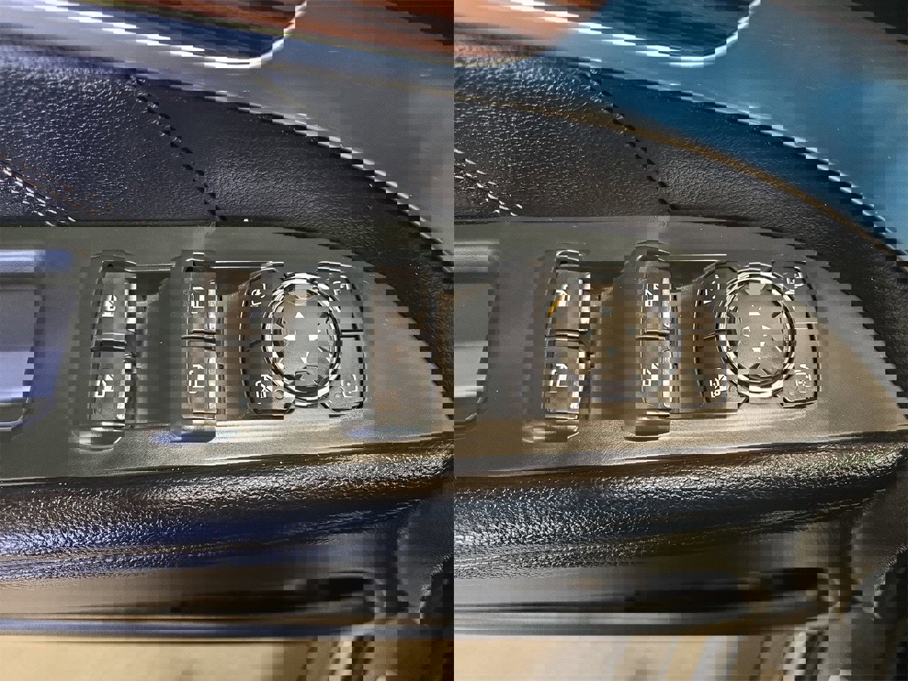 Used 2018 Ford Explorer Limited image 28