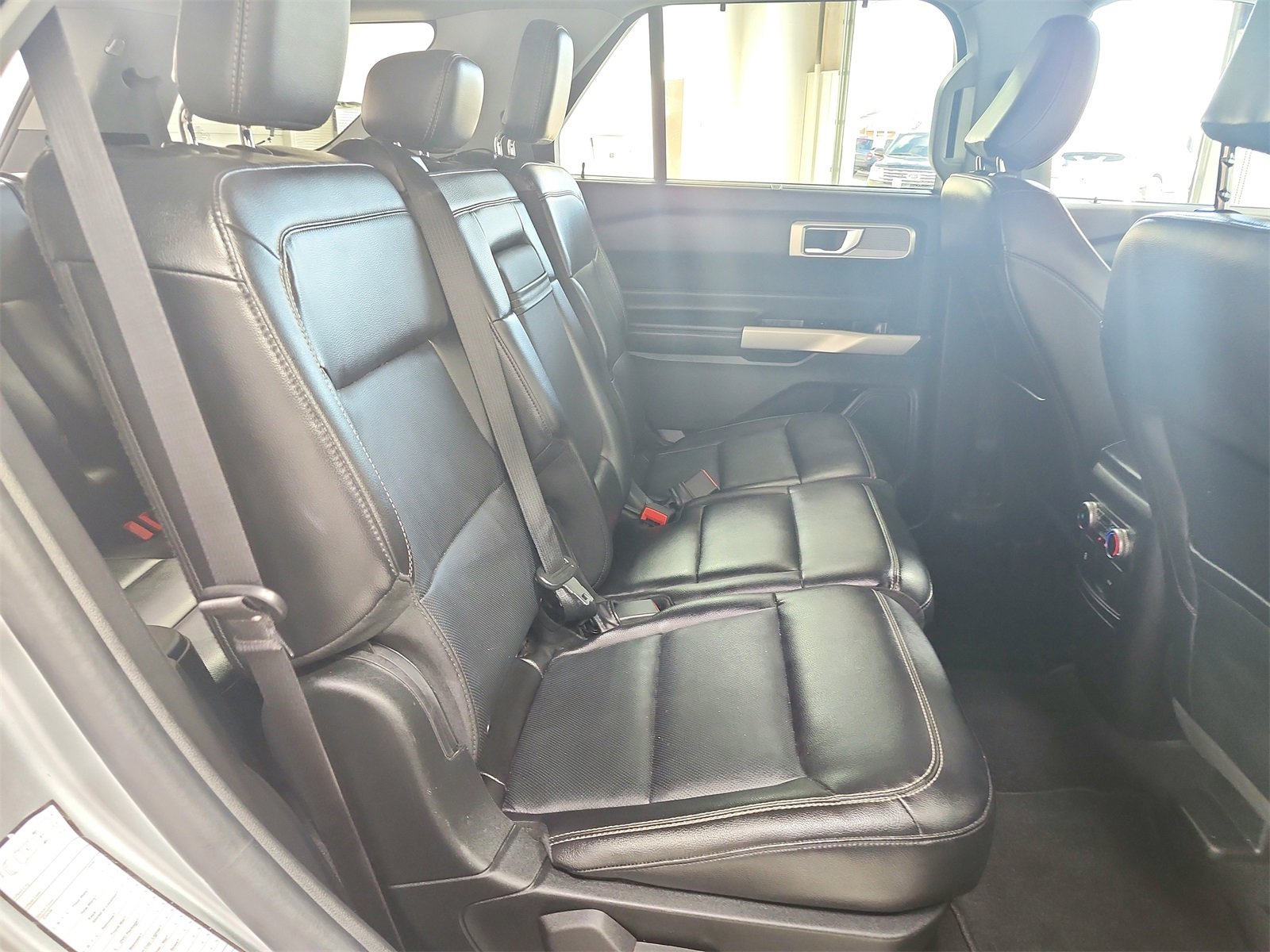 Used 2023 Ford Explorer Limited image 41