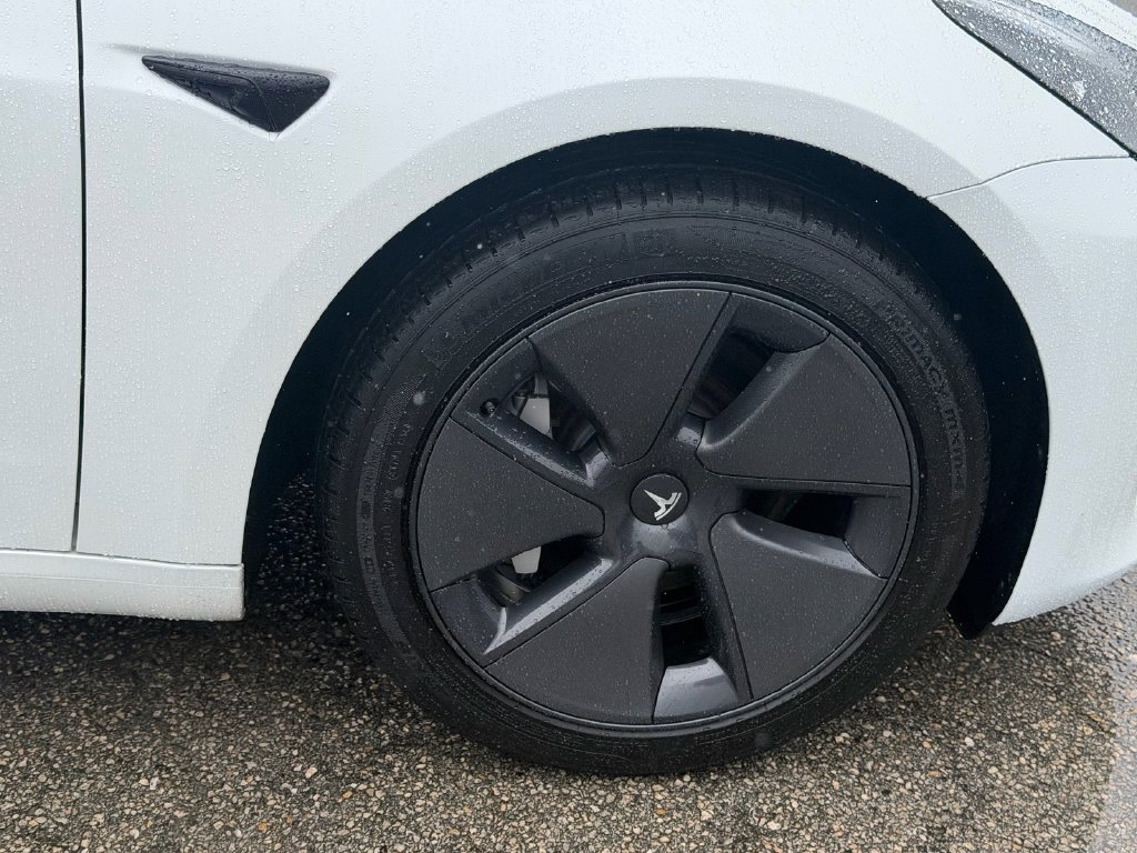 Used 2023 Tesla Model 3 Standard Range RWD image 9