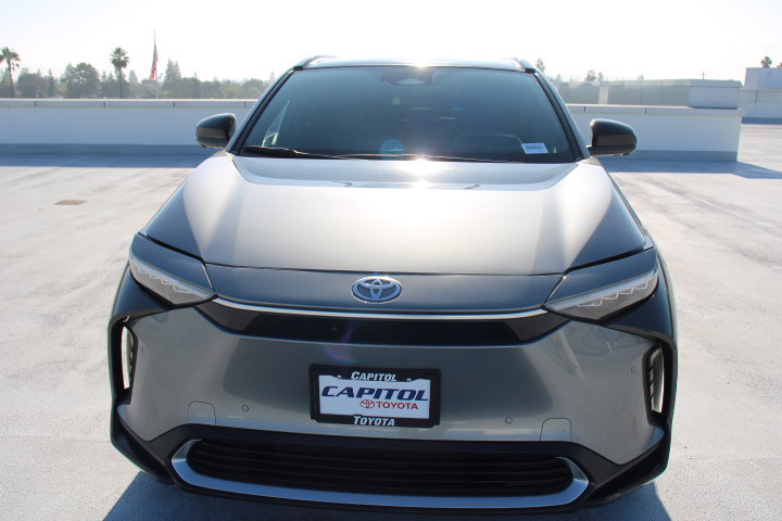 Used 2023 Toyota bZ4X Limited image 7