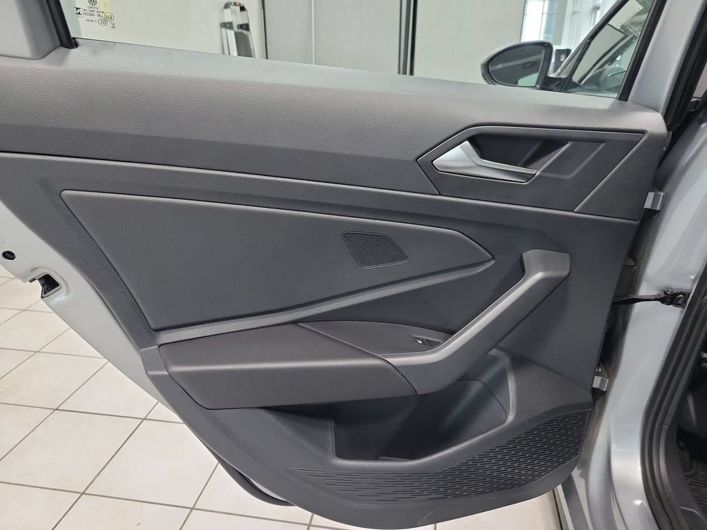 Used 2023 Volkswagen Jetta SE w/ Panoramic Sunroof Package FWD image 28