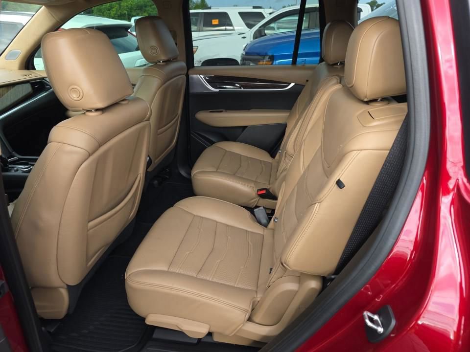 Used 2020 Cadillac XT6 Premium Luxury w/ Platinum Package FWD image 11