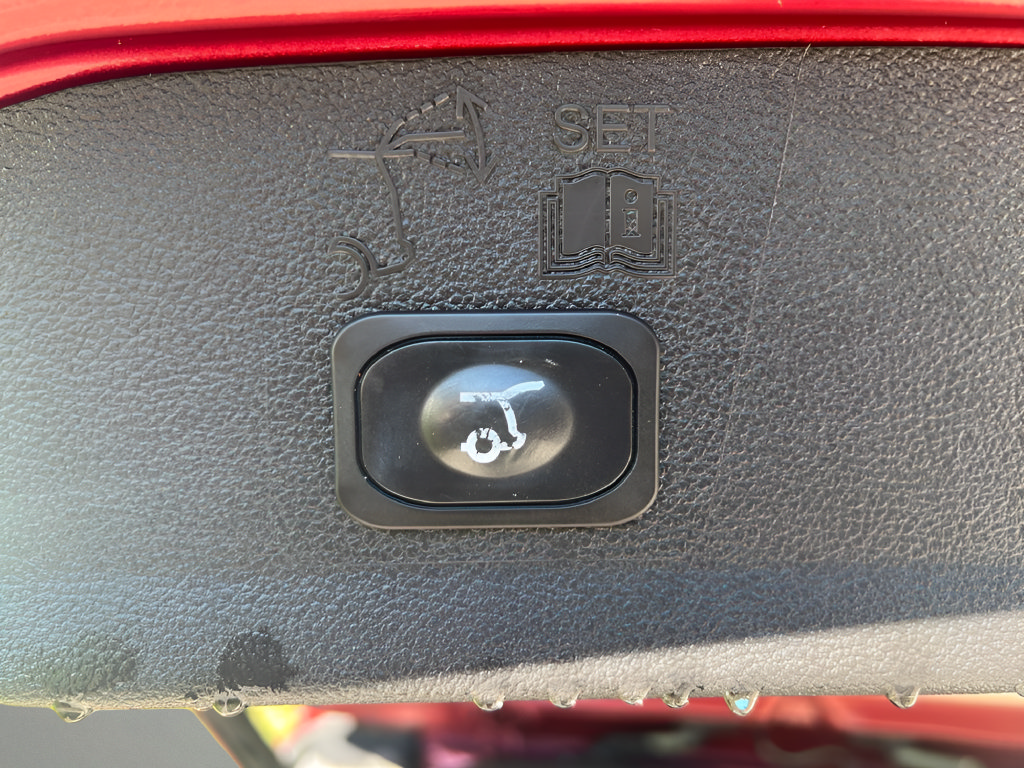 Used 2018 Ford Escape SEL FWD image 11