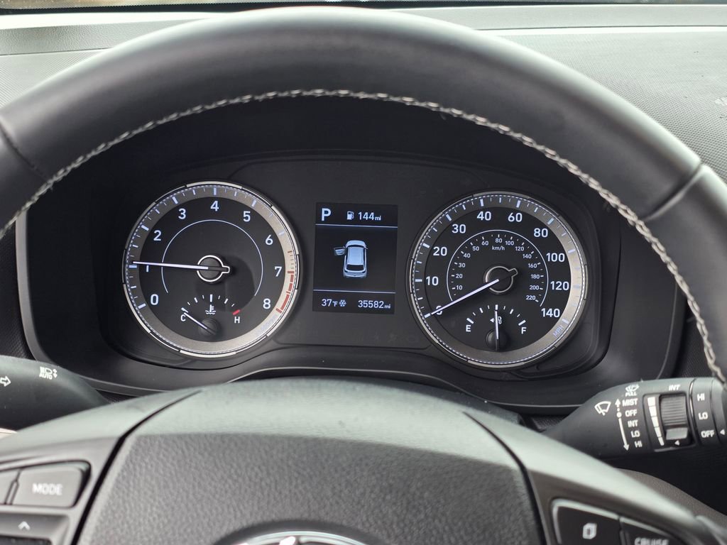 Used 2022 Hyundai Venue SEL image 19