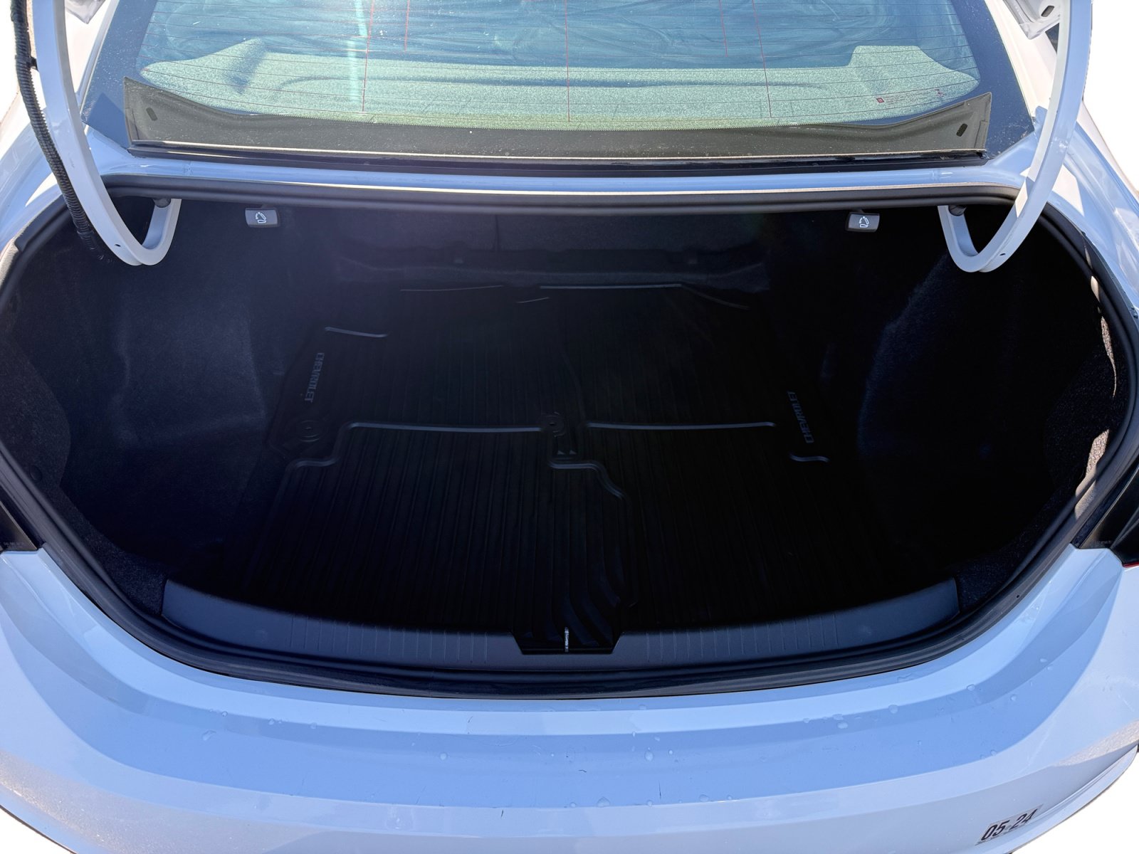 Used 2022 Chevrolet Malibu LT FWD image 17