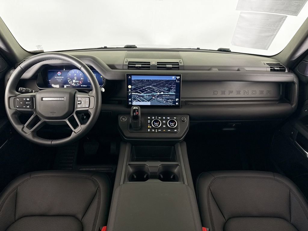 Used 2025 Land Rover Defender 110 X-Dynamic SE AWD/4WD image 9