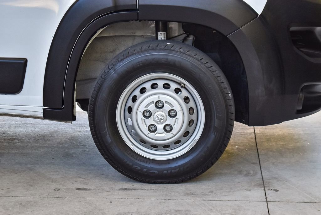 Used 2025 RAM ProMaster 2500 w/ Convenience Group image 10