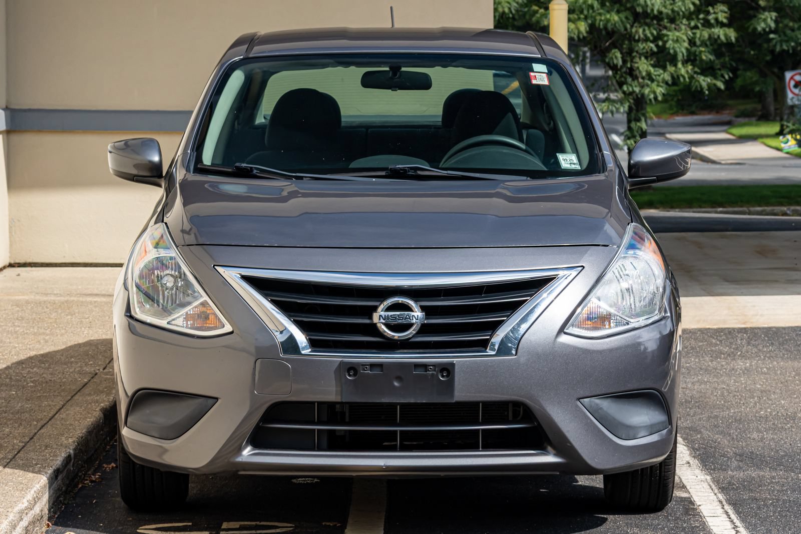 Used 2019 Nissan Versa SV FWD image 3