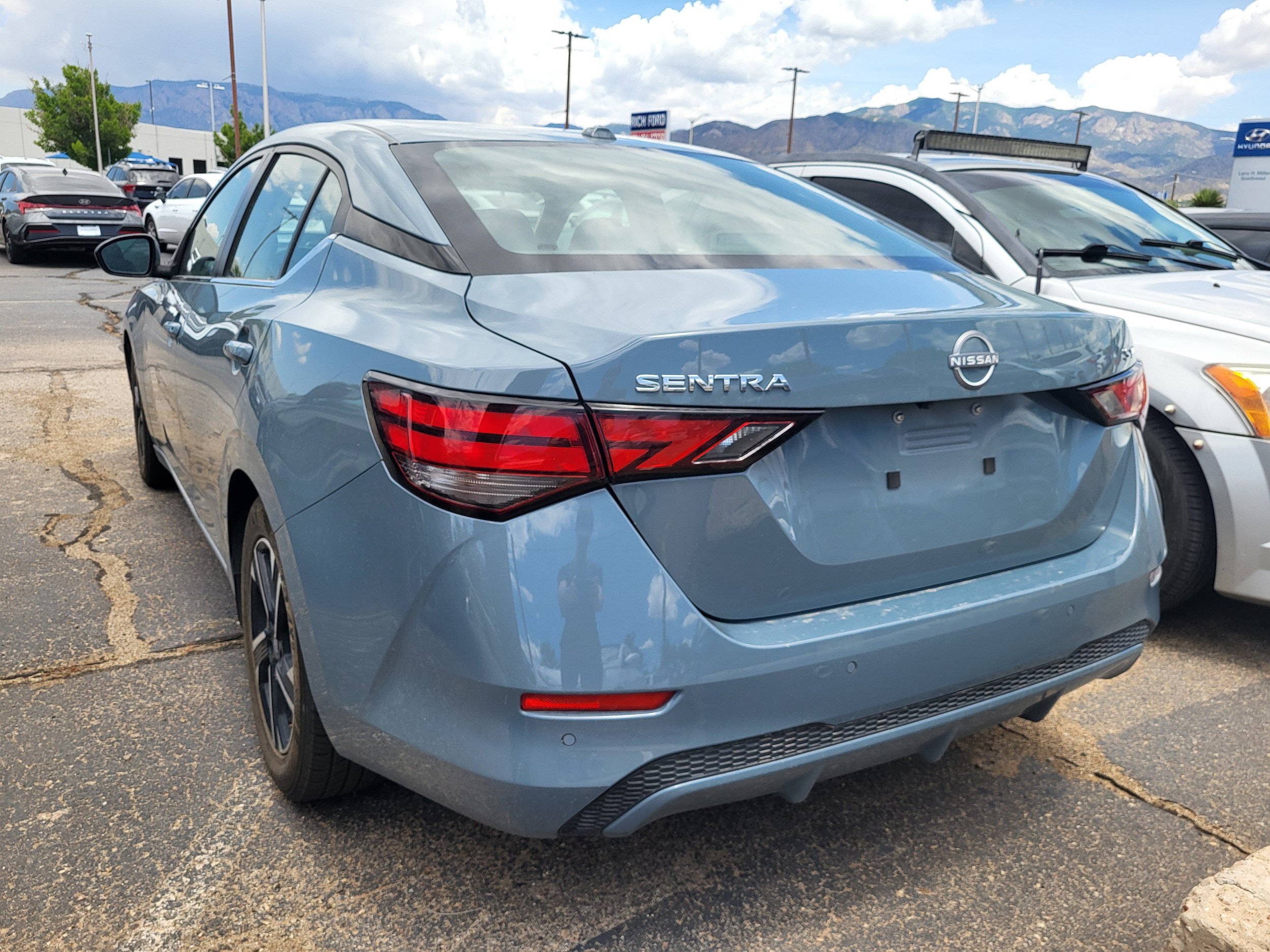 Used 2024 Nissan Sentra SV FWD image 17