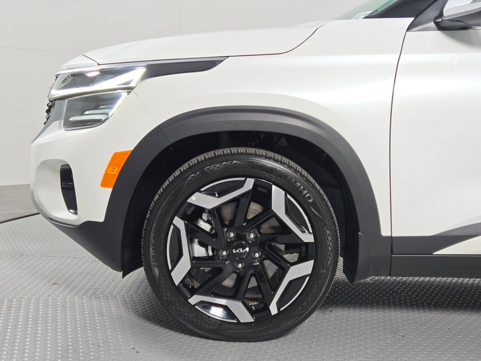 Used 2024 Kia Seltos SX AWD/4WD image 9