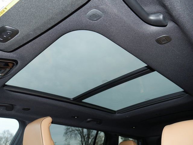 Used 2024 Jeep Grand Cherokee L Summit image 3