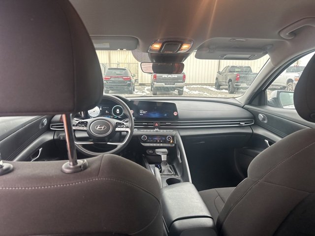 Used 2024 Hyundai Elantra SEL image 11