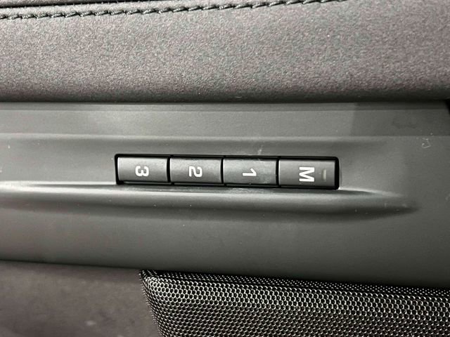 Used 2023 Land Rover Range Rover Evoque R-Dynamic SE image 21