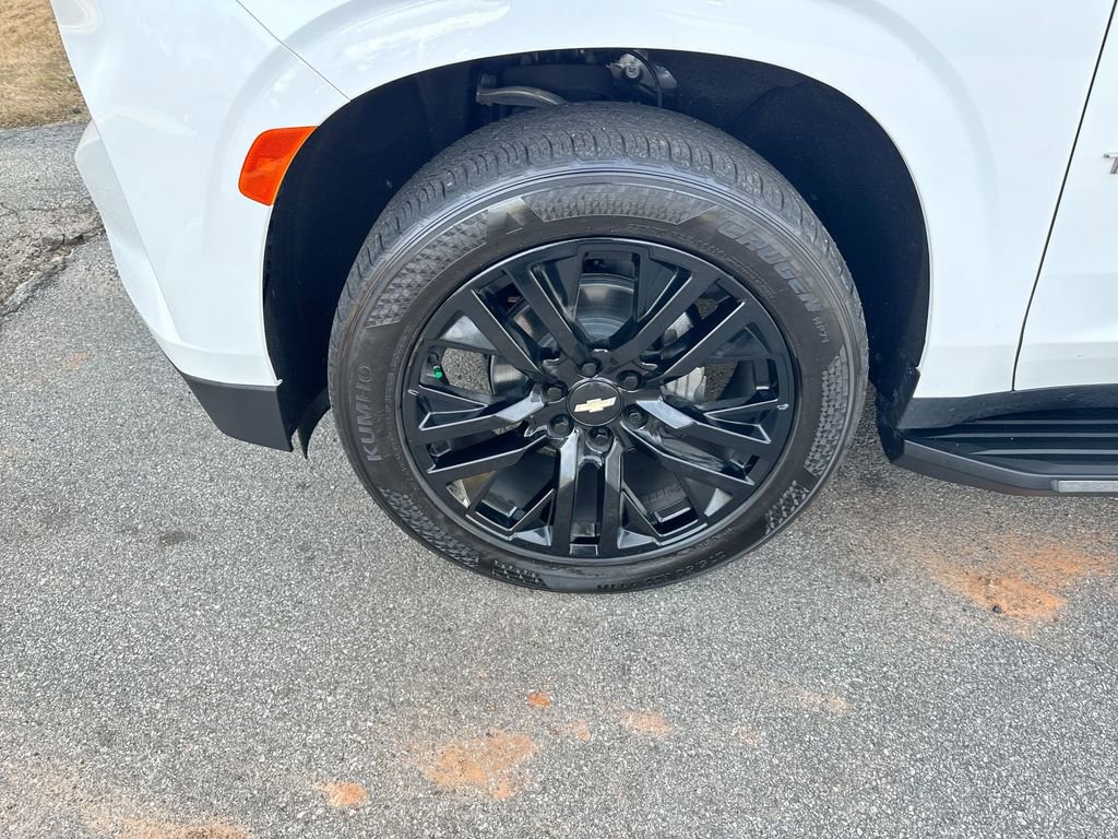 Used 2021 Chevrolet Tahoe Premier w/ Premium Package image 12