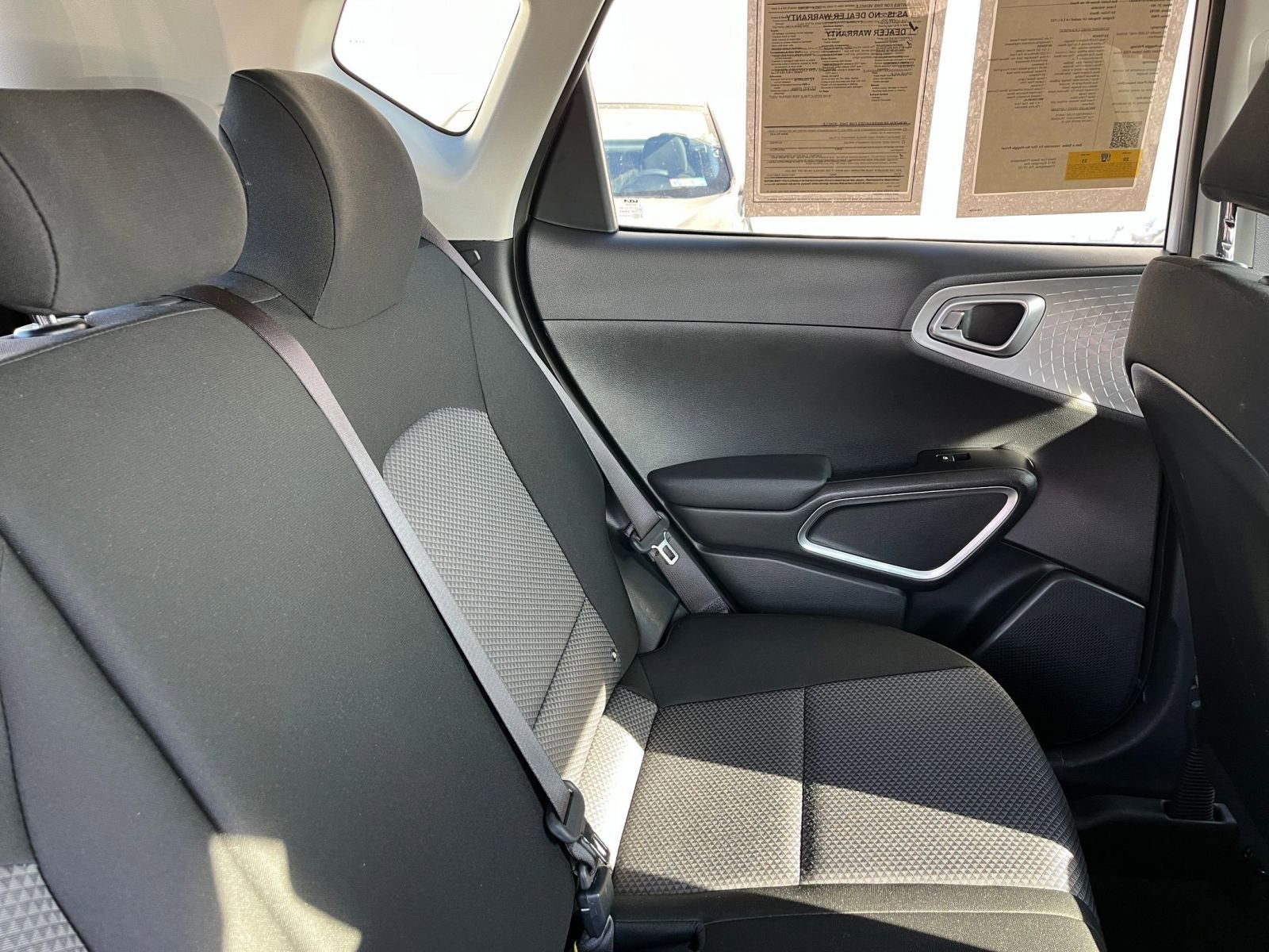 Used 2025 Kia Soul LX w/ LX Technology Package FWD image 35