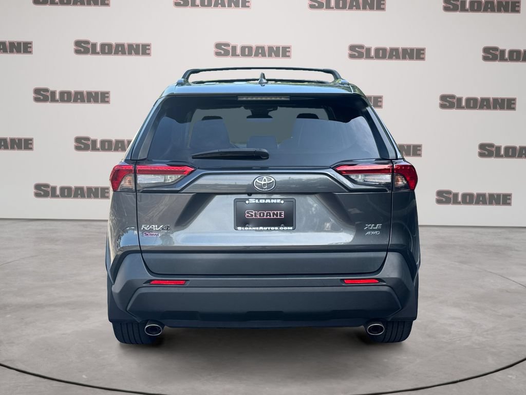 Used 2021 Toyota RAV4 XLE Premium AWD/4WD image 4