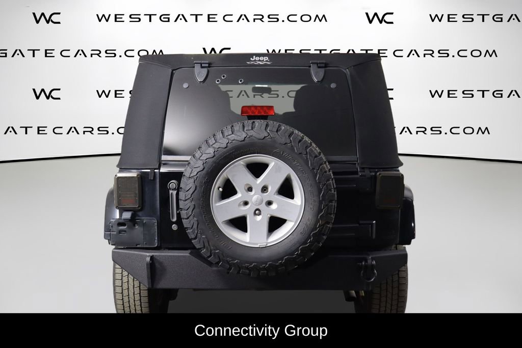 Used 2012 Jeep Wrangler Unlimited Sahara w/ Connectivity Group AWD/4WD image 4