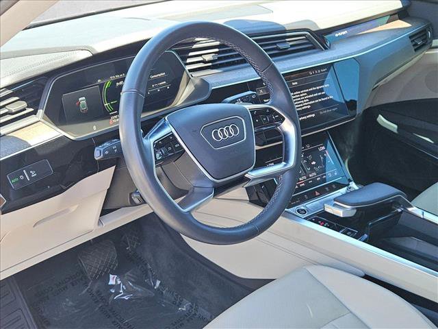 Used 2023 Audi e-tron Premium Plus w/ Premium Plus Package AWD/4WD image 13