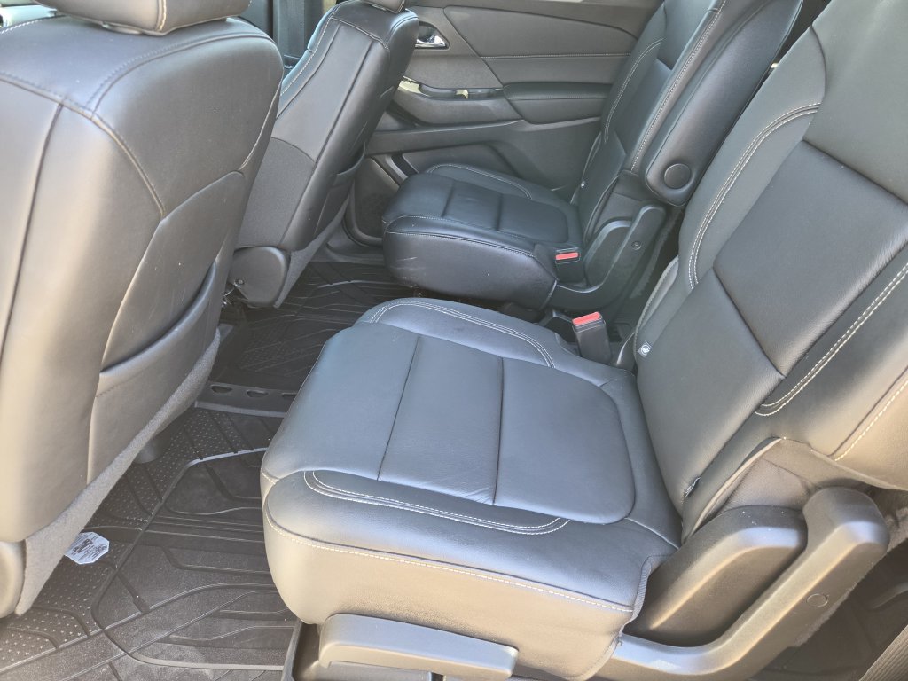 Used 2022 Chevrolet Traverse LT FWD image 28